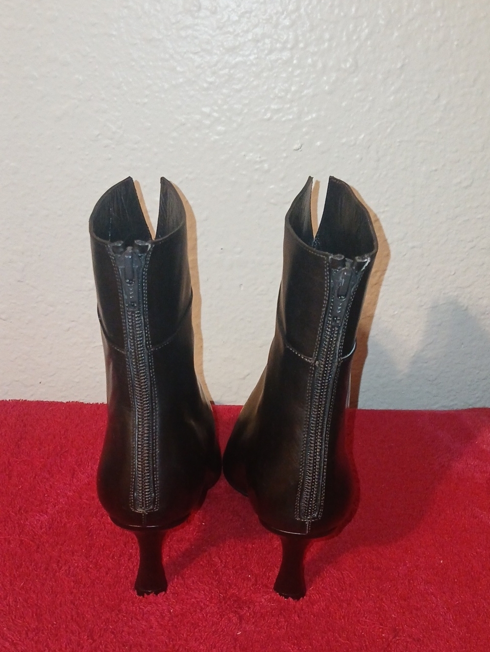 Stuart Weitzman Black Pointed Toe Leather Ankle Boots - Picture 2 of 14